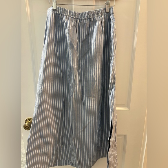 TUCKERNUCK NWT Blue Stripe Athena Skirt - Picture 3 of 5
